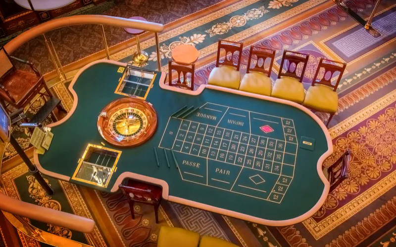 Prancūziškos ruletės stalai „Monte Carlo Casino“.